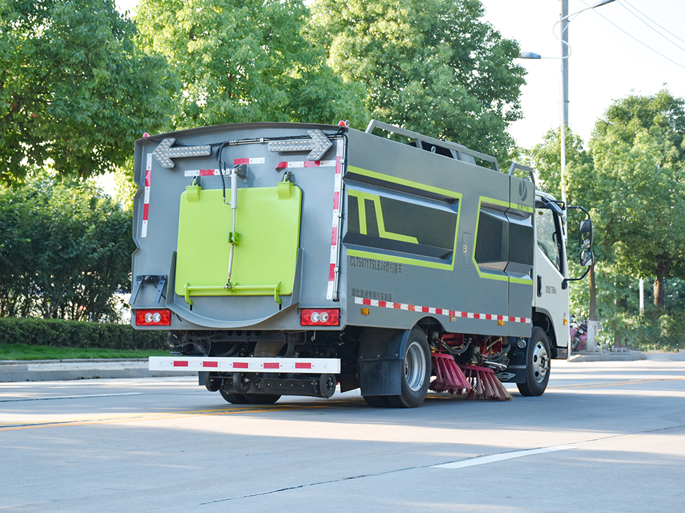 CLT5071TSLBJ6型掃路車