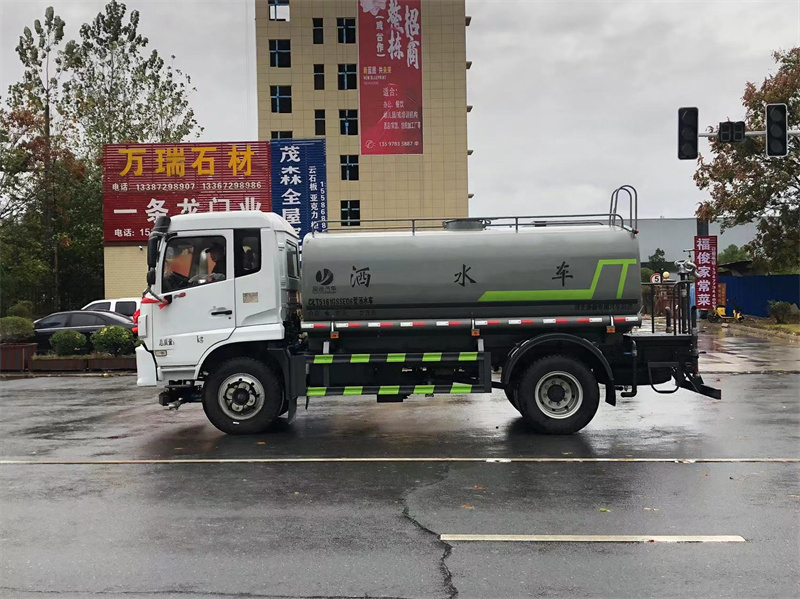 東風(fēng)福瑞卡12方灑水車