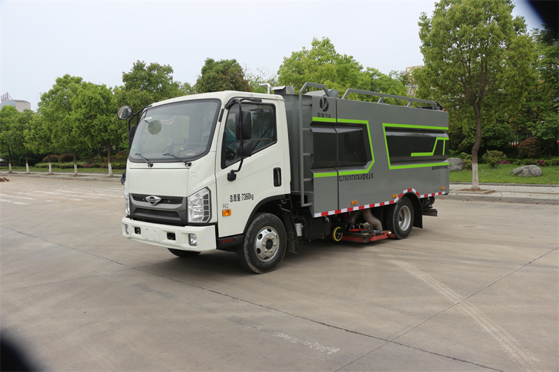 福田國六吸塵車-道路吸塵清掃車