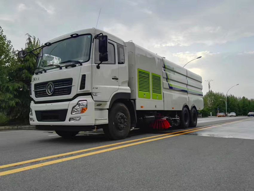 東風(fēng)天龍洗掃車(chē)-20方洗掃車(chē)